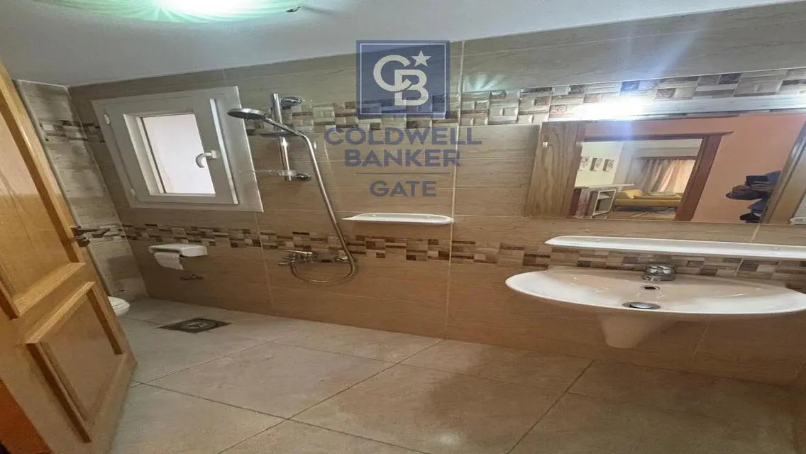 Luxury Apartment with Maid Room and Covered Parking