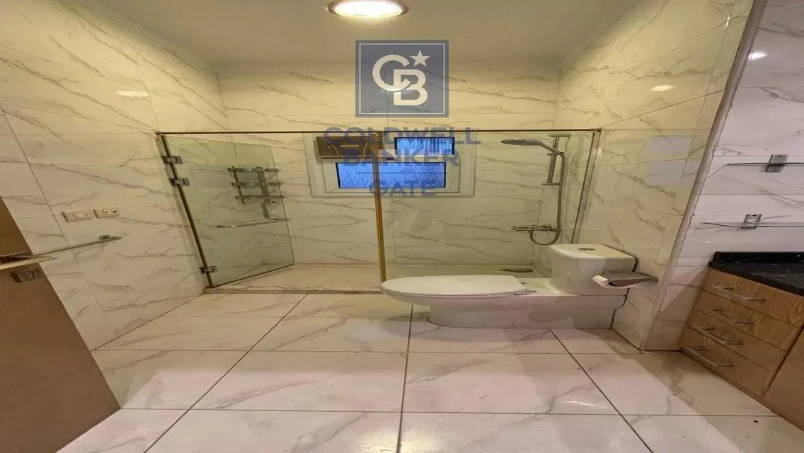 Luxury Apartment with Balcony and Great View