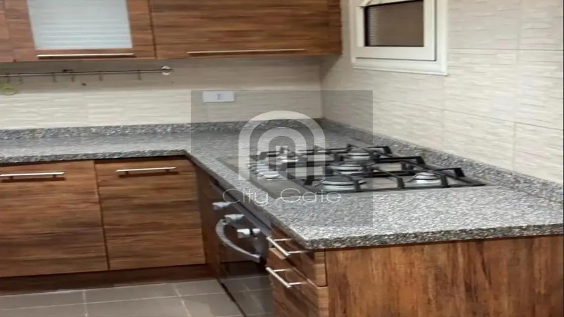 شقة فاخرة للبيع في سيتي غيت
