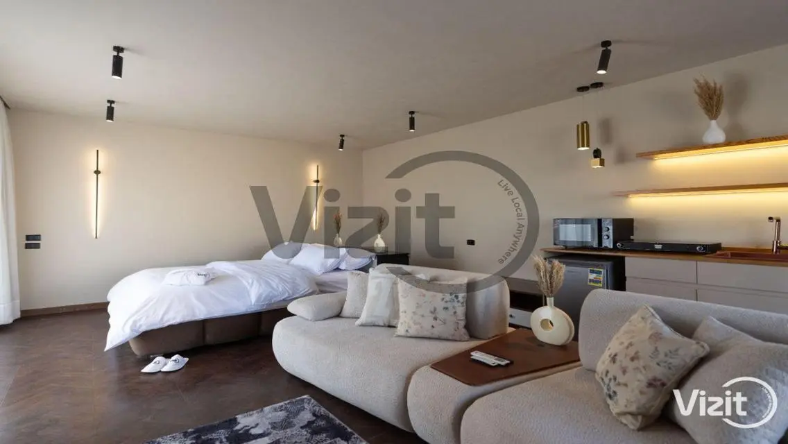 Luxury Apartment with Balcony and Shared Pool