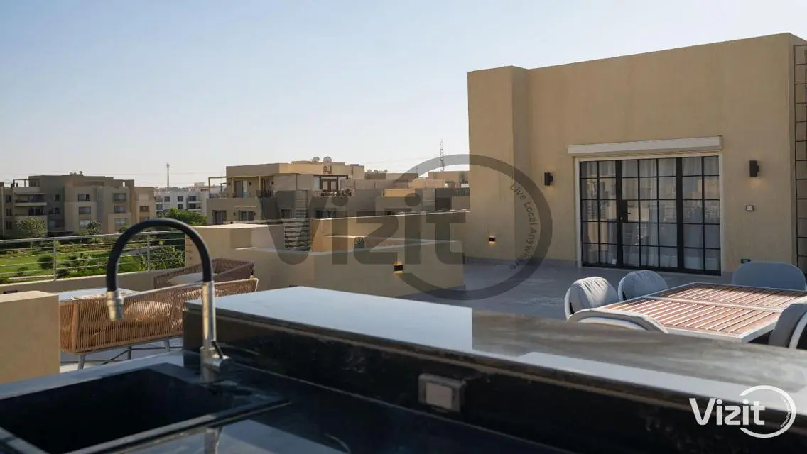 Luxury Apartment with Balcony and Shared Pool