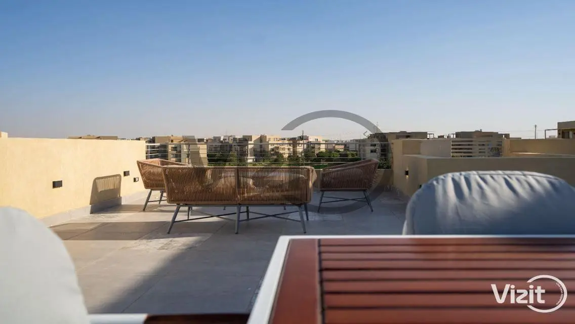 Luxury Apartment with Balcony and Shared Pool