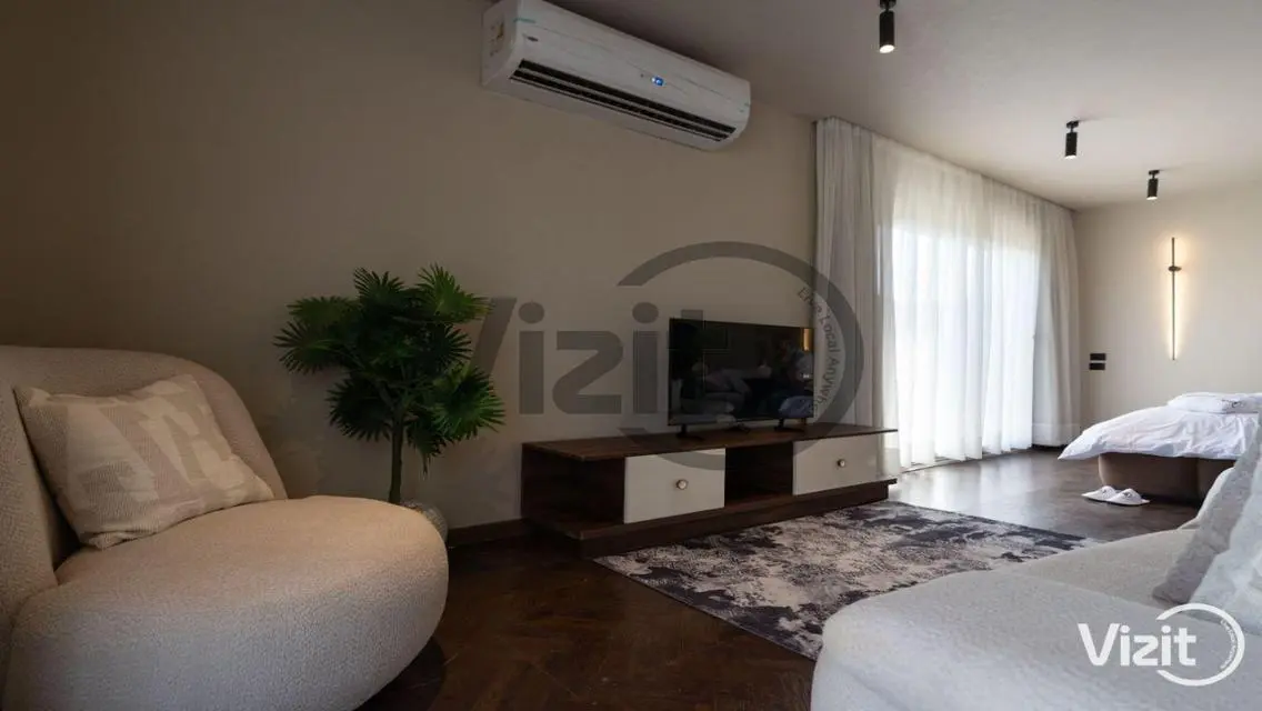 Luxury Apartment with Balcony and Shared Pool