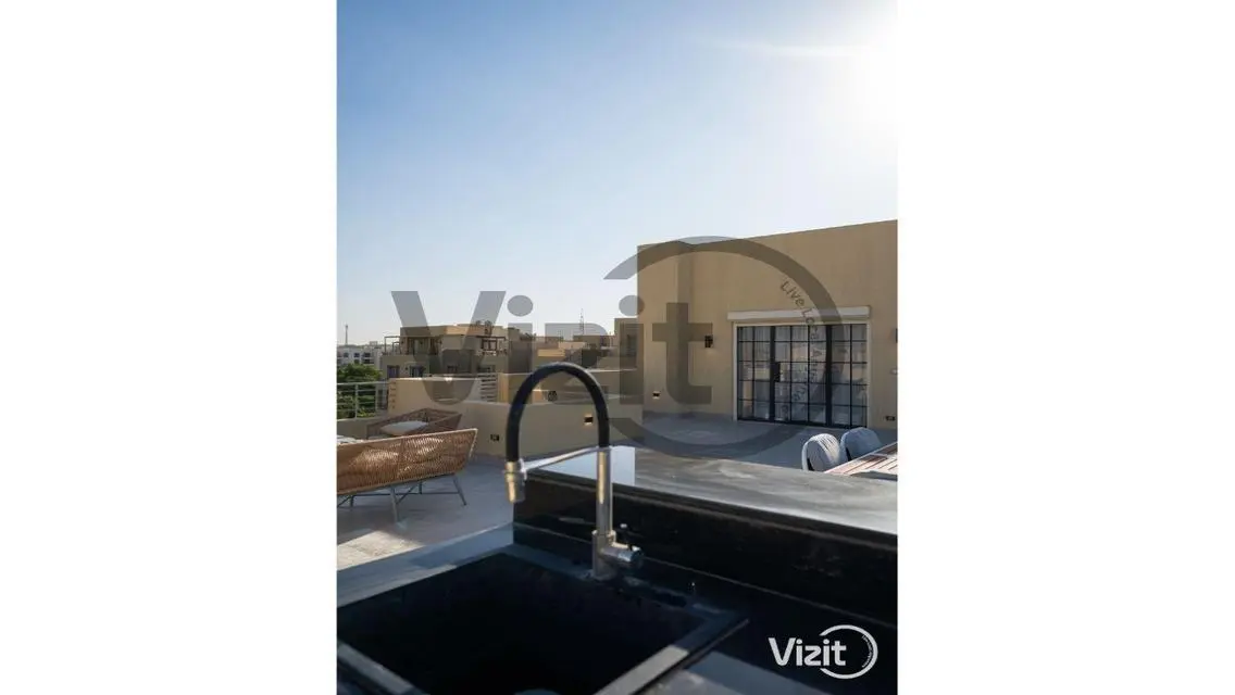 Luxury Apartment with Balcony and Shared Pool
