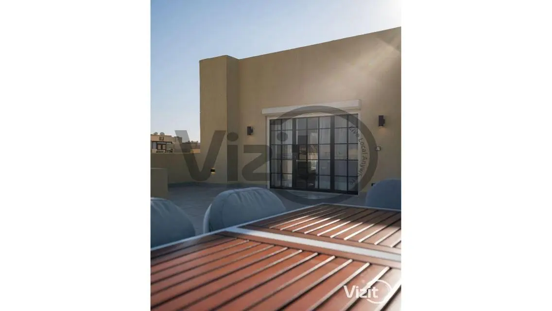 Luxury Apartment with Balcony and Shared Pool