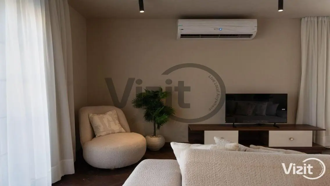 Luxury Apartment with Balcony and Shared Pool