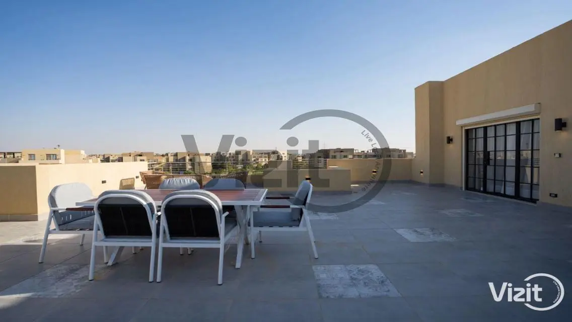 Luxury Apartment with Balcony and Shared Pool