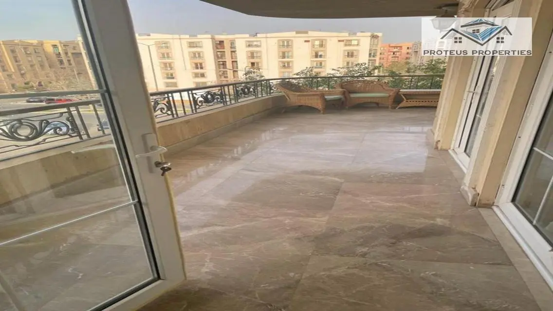 شقة فاخرة بمساحة 185 متر في قلب المدينة