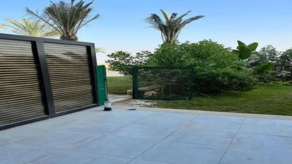 شقة فاخرة للبيع في موقع متميز