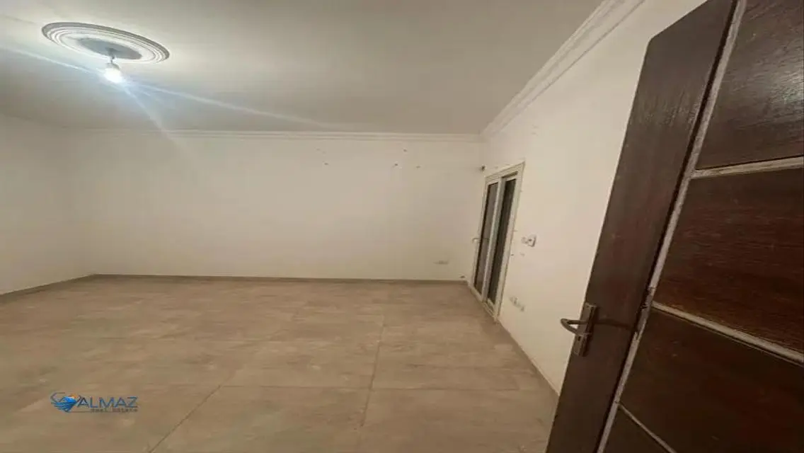 شقة فاخرة بمساحة 17000 متر