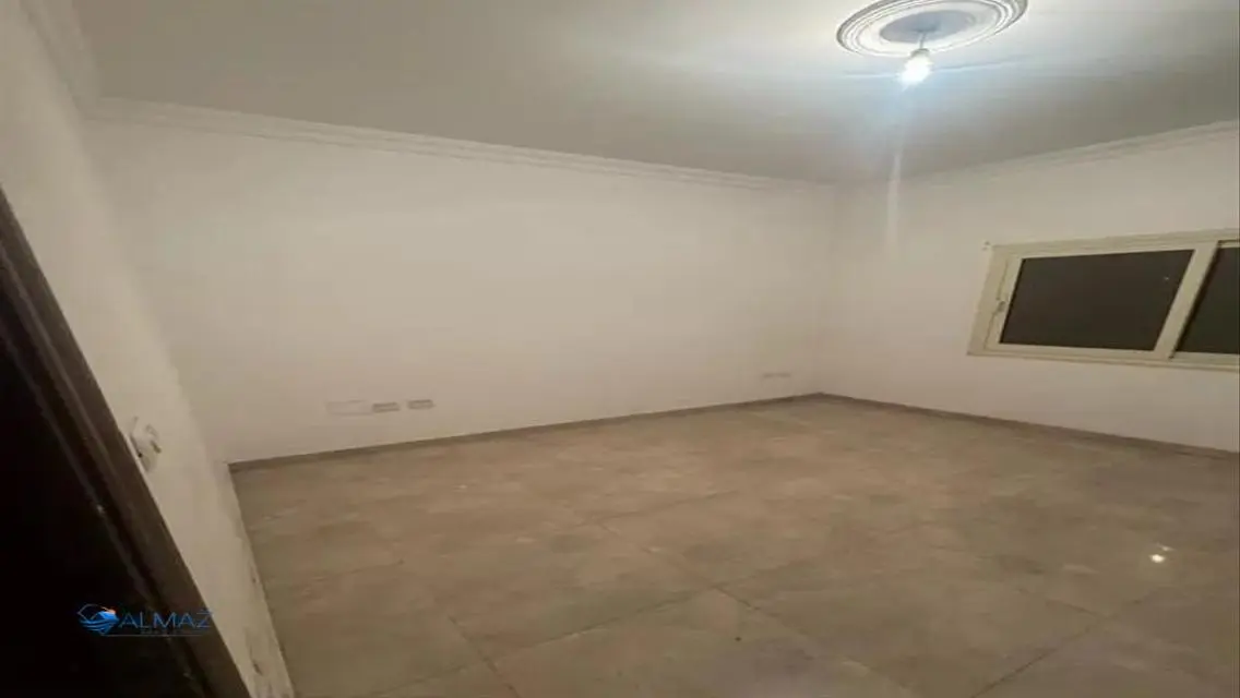 شقة فاخرة بمساحة 17000 متر