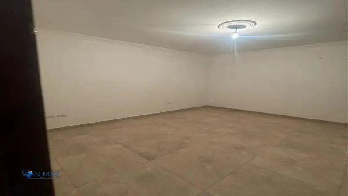 شقة فاخرة بمساحة 17000 متر