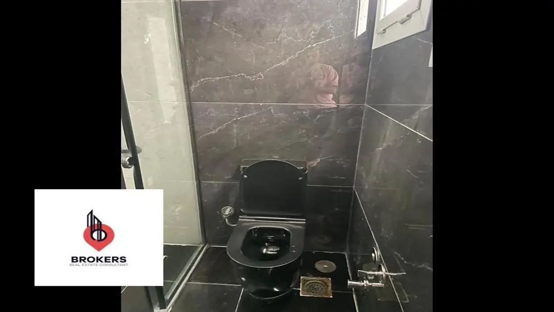 شقة فاخرة للإيجار بموقع متميز