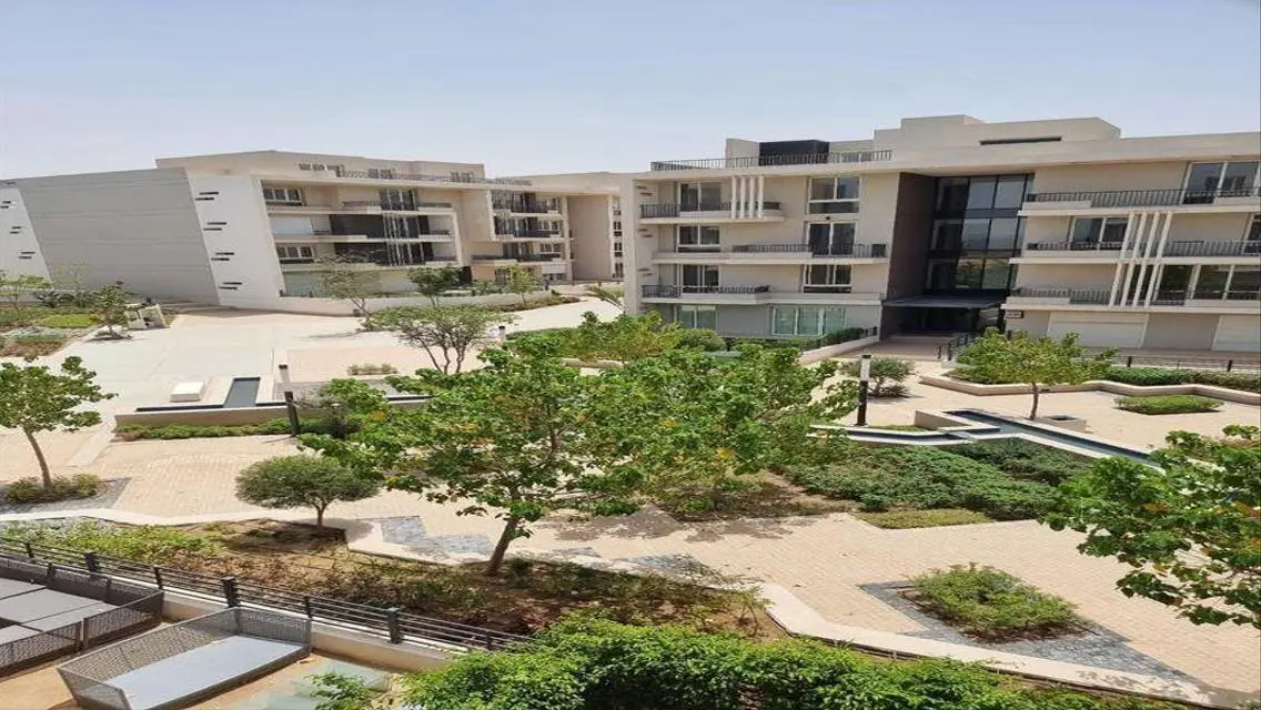 فيلا فاخرة للبيع مع إطلالات ساحرة