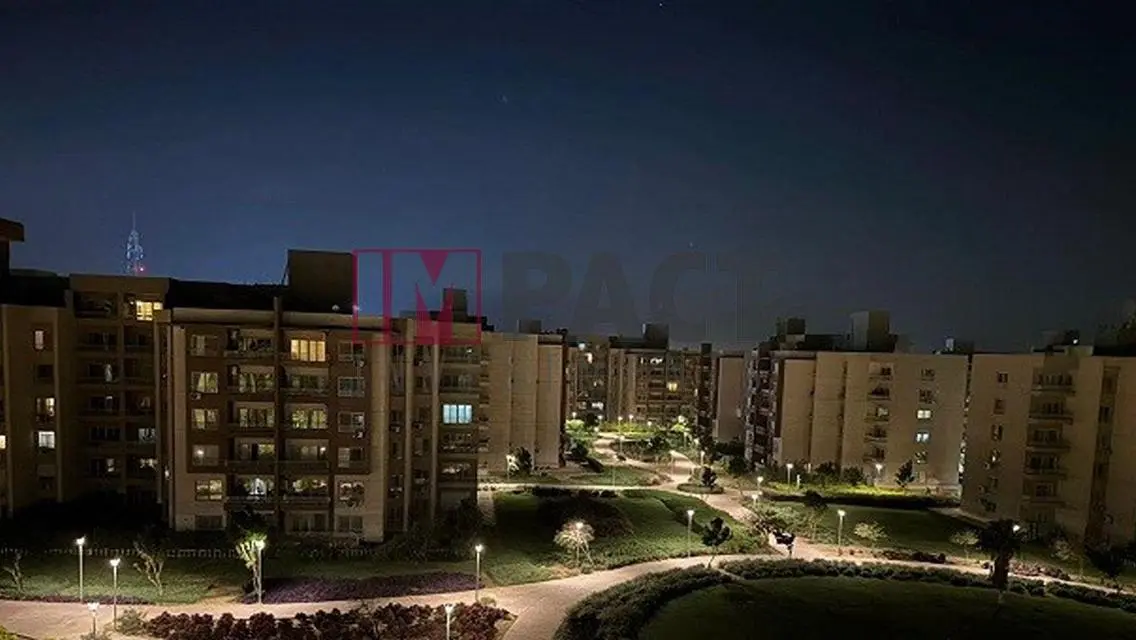 فيلا فاخرة للبيع مع مسبح وحديقة خاصة