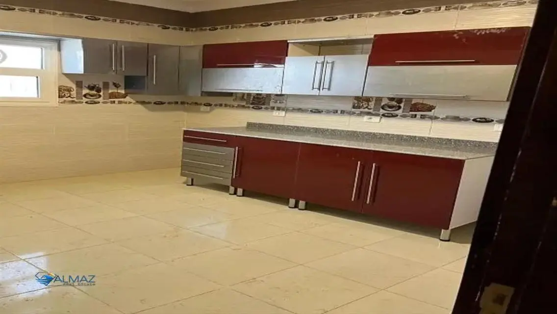 شقة رائعة للبيع في E8719-200