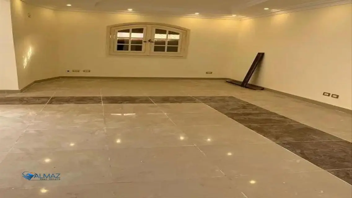 شقة رائعة للبيع في E8719-200