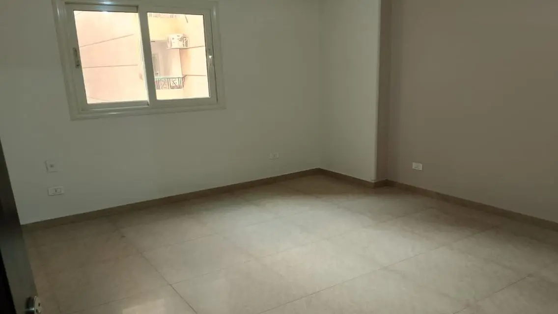 Stunning 200 Sqm Apartment Available for Rent at 35000