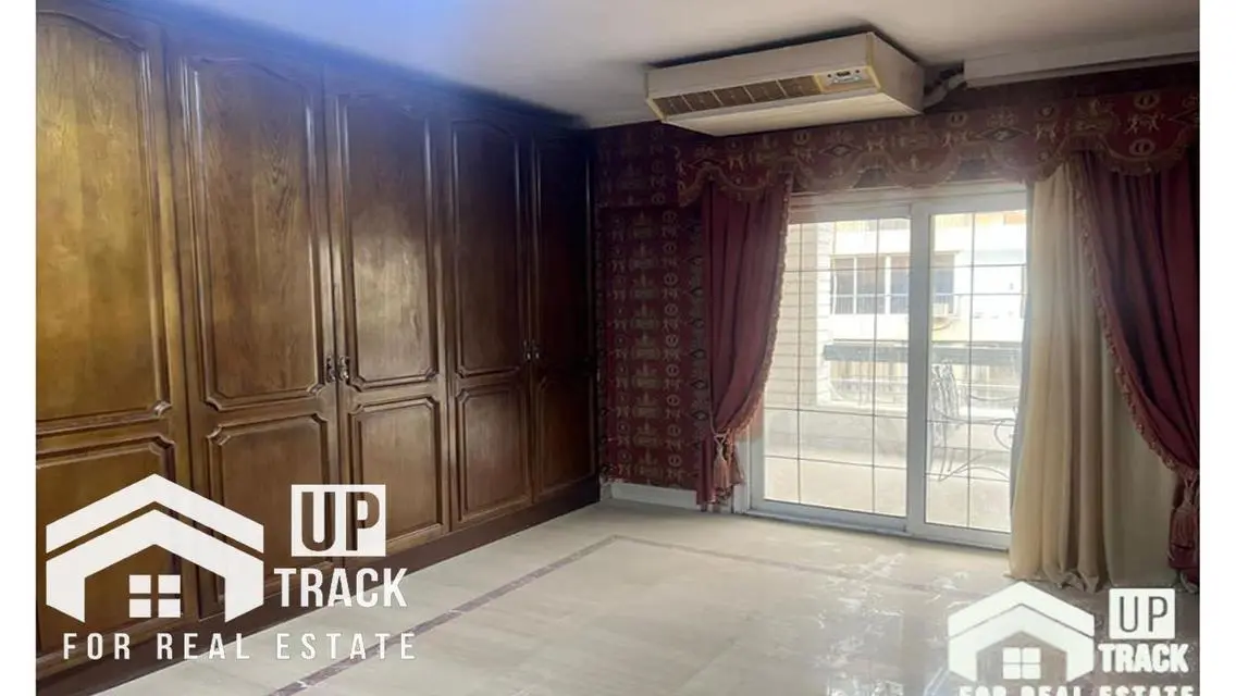 شقة مريحة بمساحة 340 متر في قلب المدينة