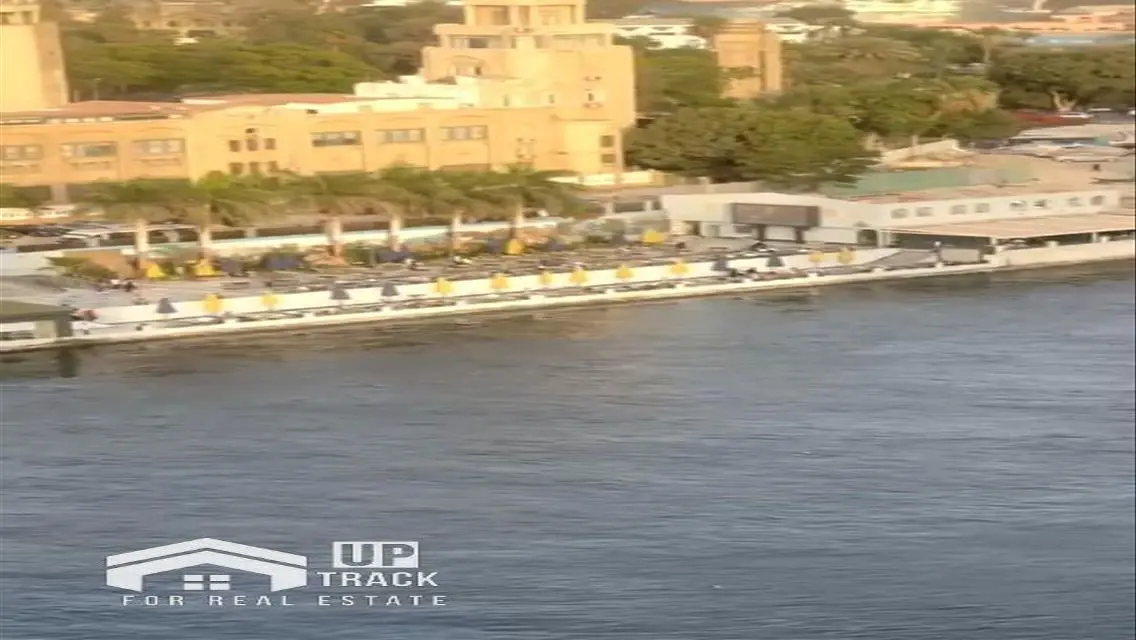 فيلا فاخرة للبيع بمساحة 400 متر