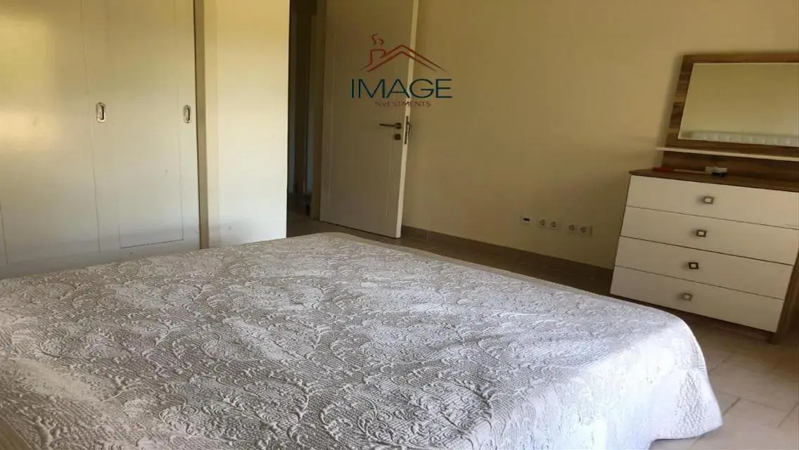 شقة فاخرة للبيع مع إطلالة على البحيرات
