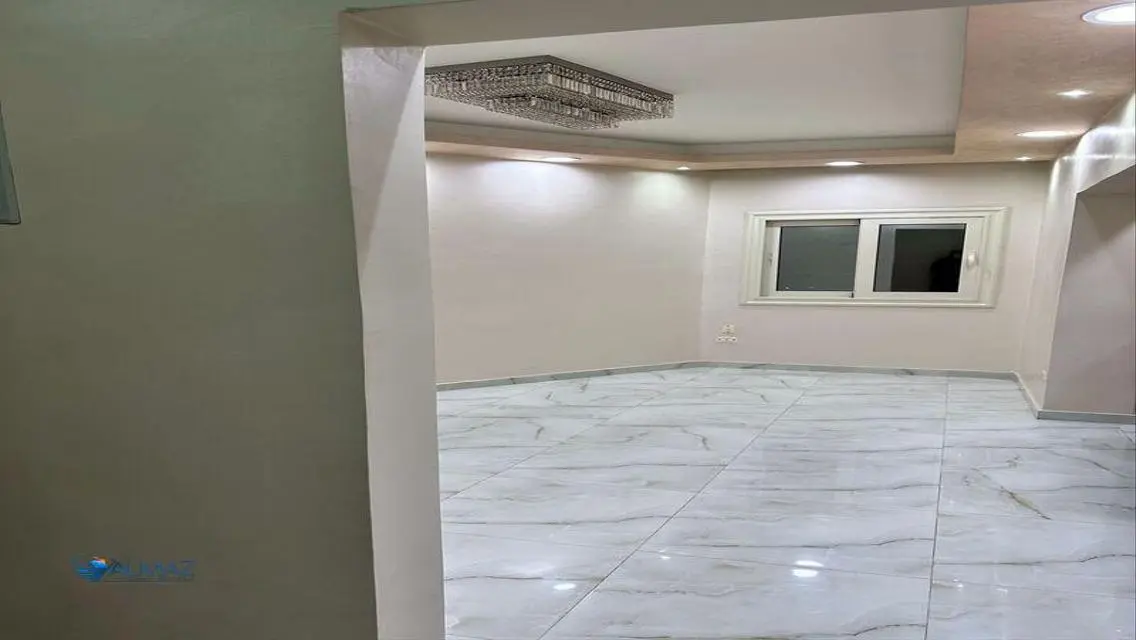 شقة للبيع في S5205، بمساحة واسعة ووسائل راحة متميزة