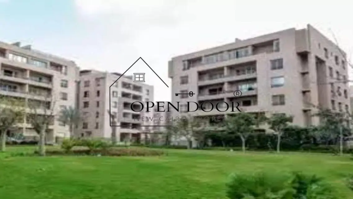 Stunning Apartment by the Lakes with Modern Amenities
