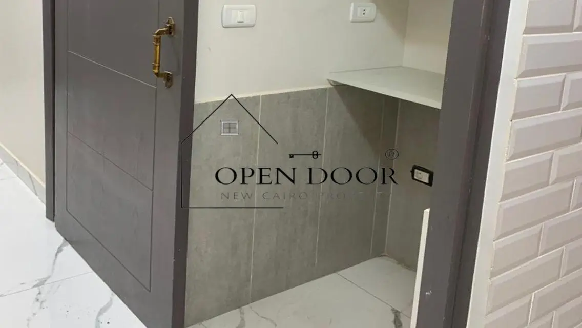 Stunning Apartment by the Lakes with Modern Amenities