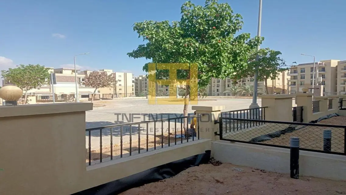 شقة فاخرة بثلاث غرف نوم مع حديقة خاصة ومسبح