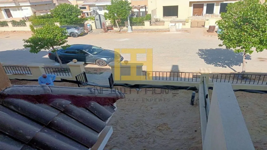 شقة فاخرة بثلاث غرف نوم مع حديقة خاصة ومسبح