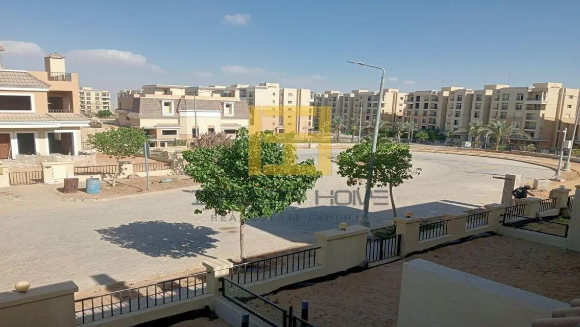 شقة فاخرة بثلاث غرف نوم مع حديقة خاصة ومسبح