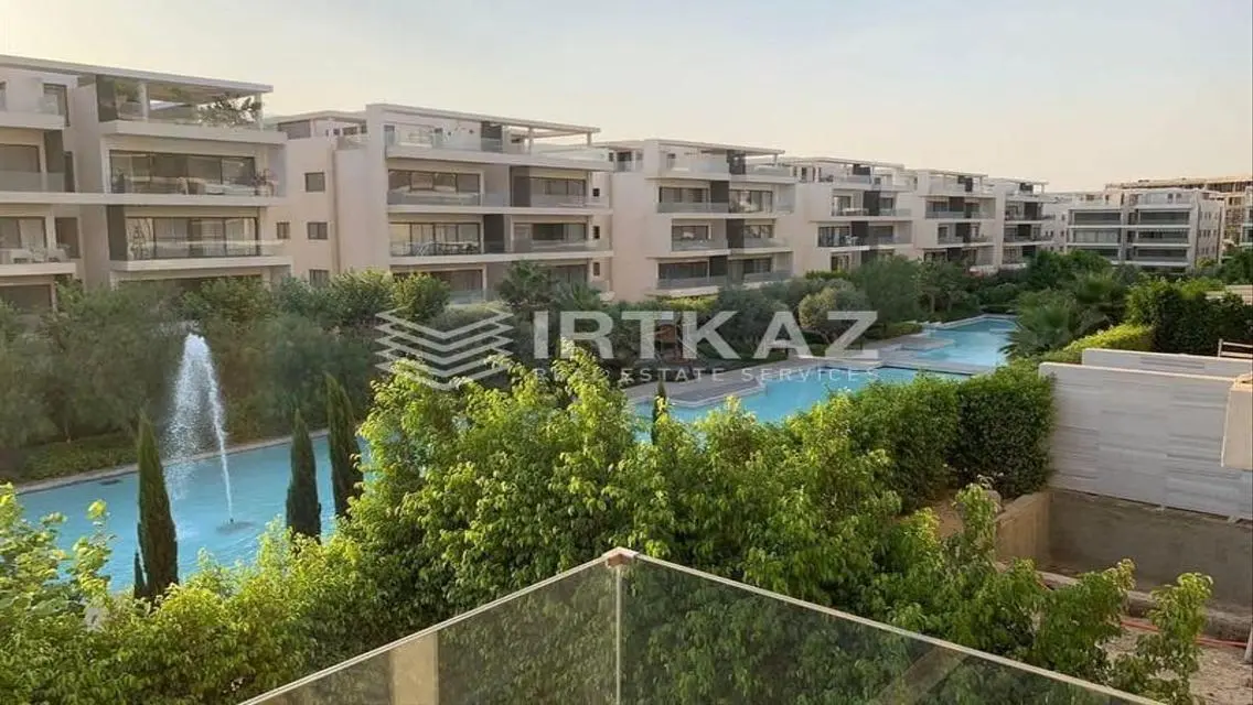 Luxury Villa for Sale: Stunning Lake View