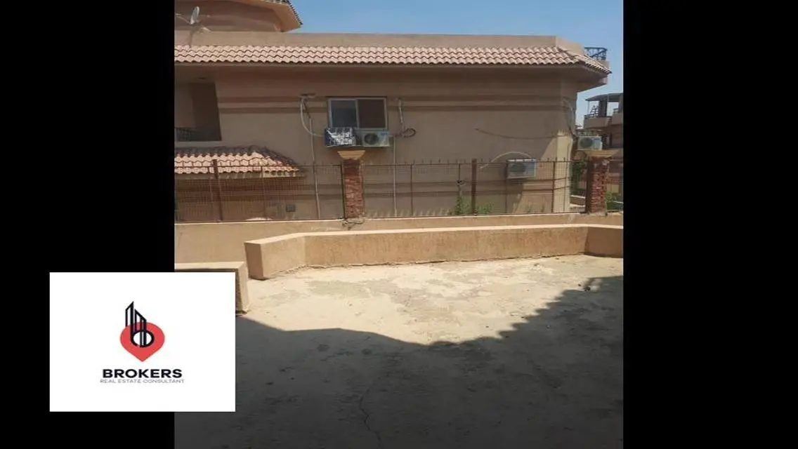 Luxurious 6-Bedroom Villa with Private Garden and Shared Pool