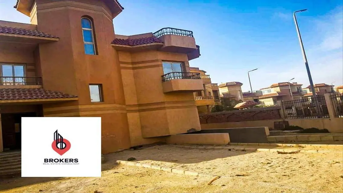 Luxurious 6-Bedroom Villa with Private Garden and Shared Pool