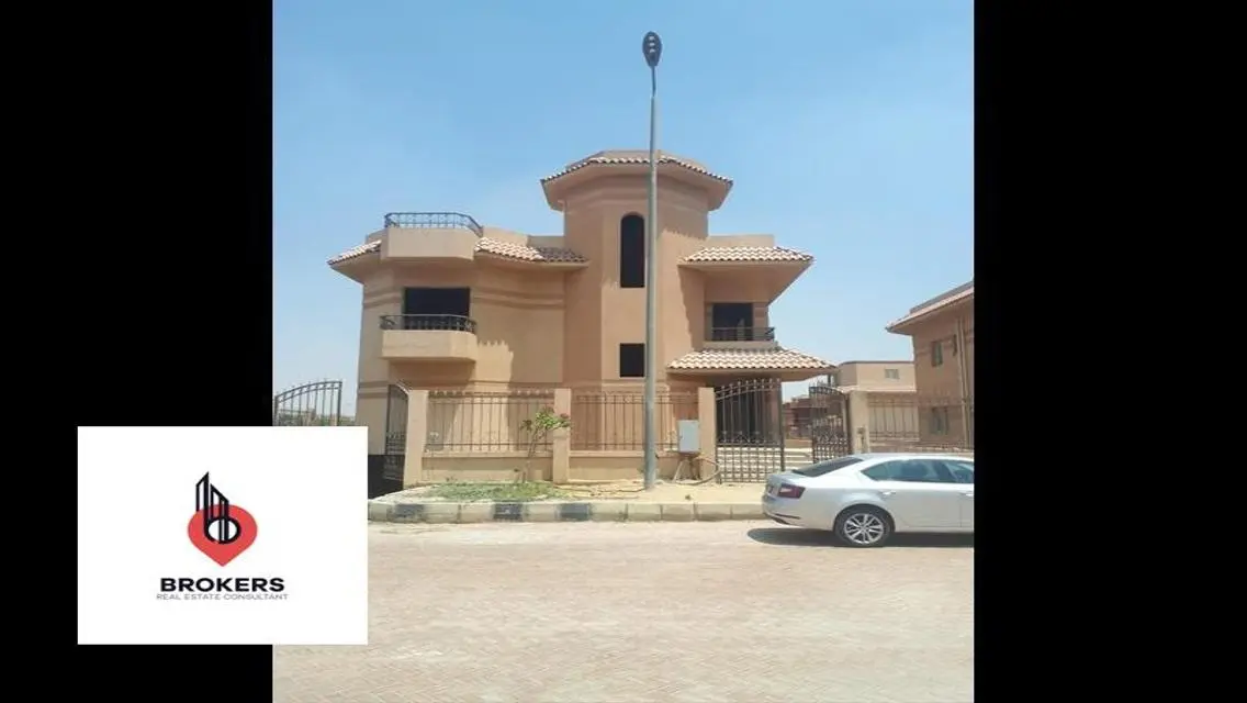 Luxurious 6-Bedroom Villa with Private Garden and Shared Pool