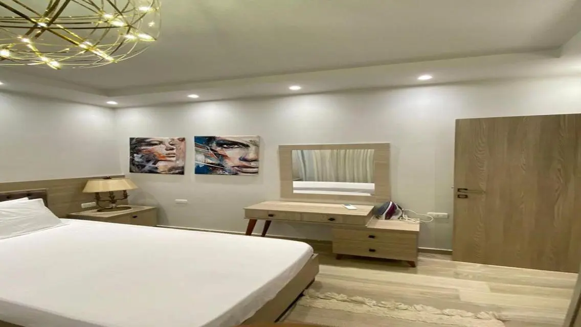 Luxury Apartment with Stunning Views of Main Attractions
