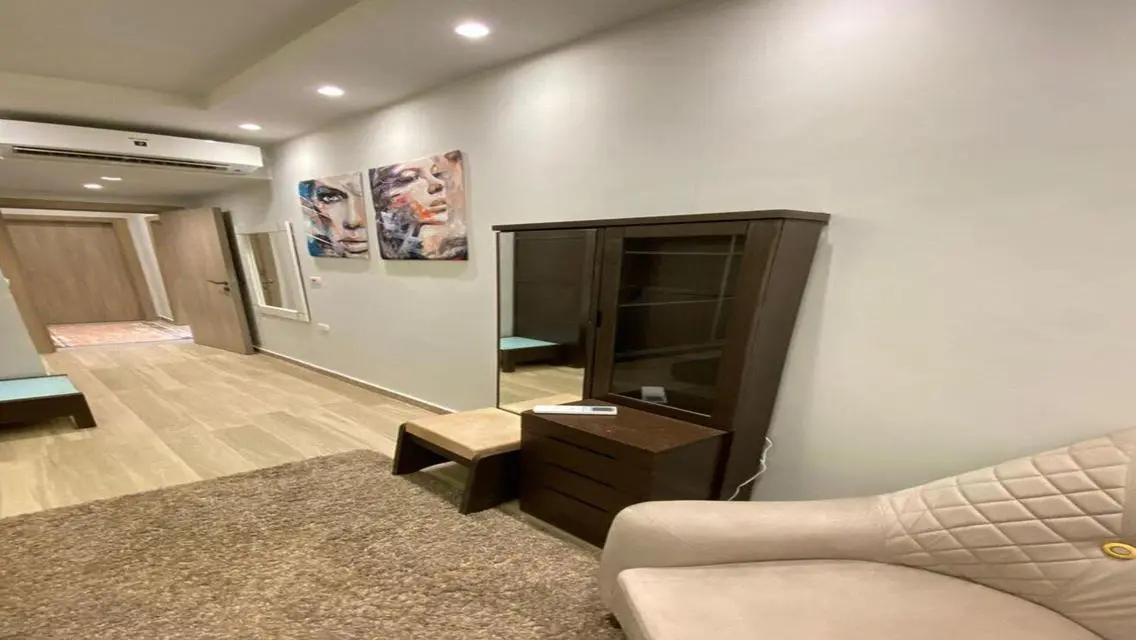Luxury Apartment with Stunning Views of Main Attractions