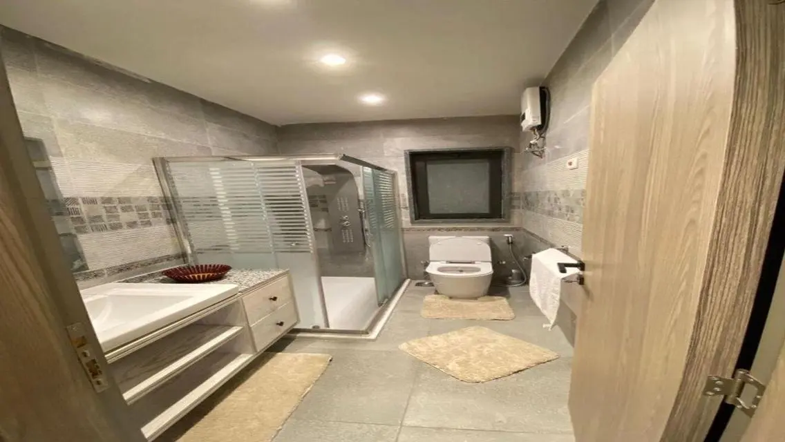 Luxury Apartment with Stunning Views of Main Attractions