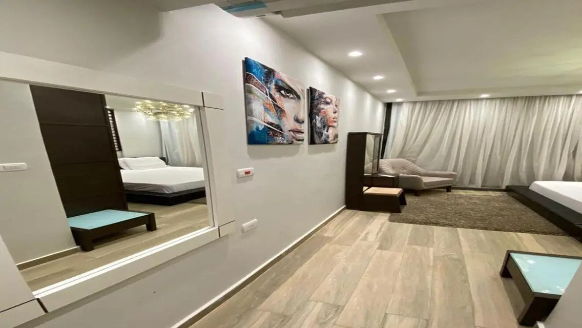 Luxury Apartment with Stunning Views of Main Attractions