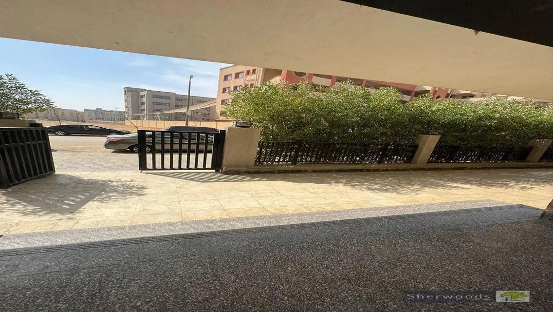 شقة رائعة مع 3 غرف نوم ودراسة في قلب المدينة