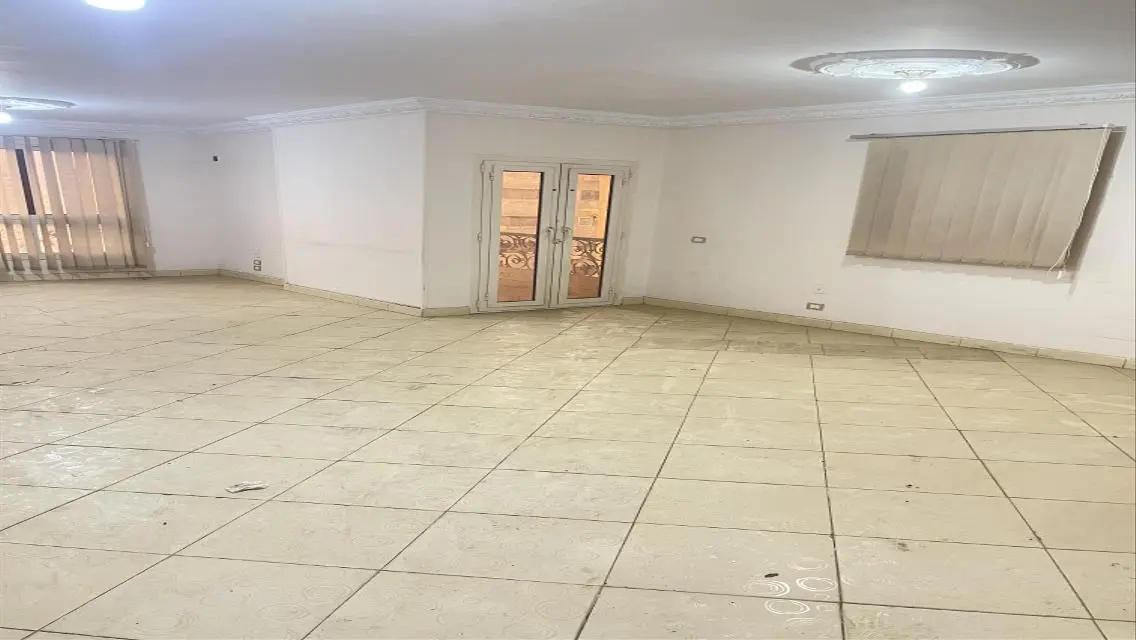 شقة فاخرة 3 غرف 2 حمام للإيجار