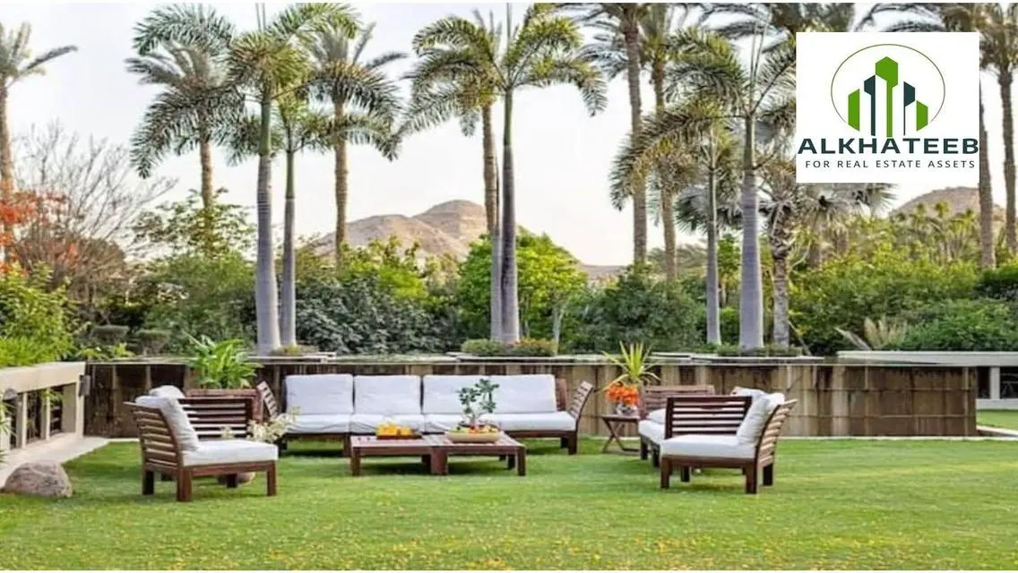 Luxurious Villa with Modern Design in Hyde Park