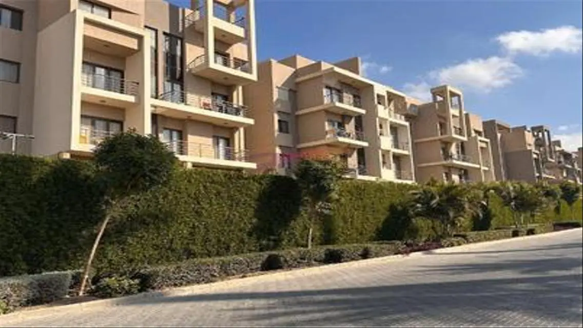 شقة فاخرة للبيع في الفايفث سكوير