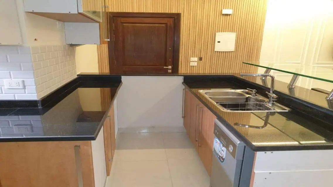 Stylish Apartment for Sale Overlooking Lakes