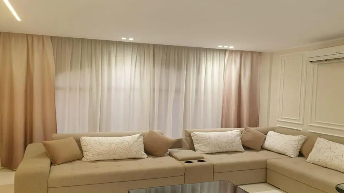 Stylish Apartment for Sale Overlooking Lakes