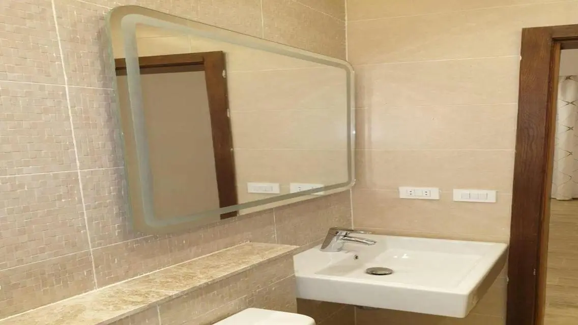 Stylish Apartment for Sale Overlooking Lakes