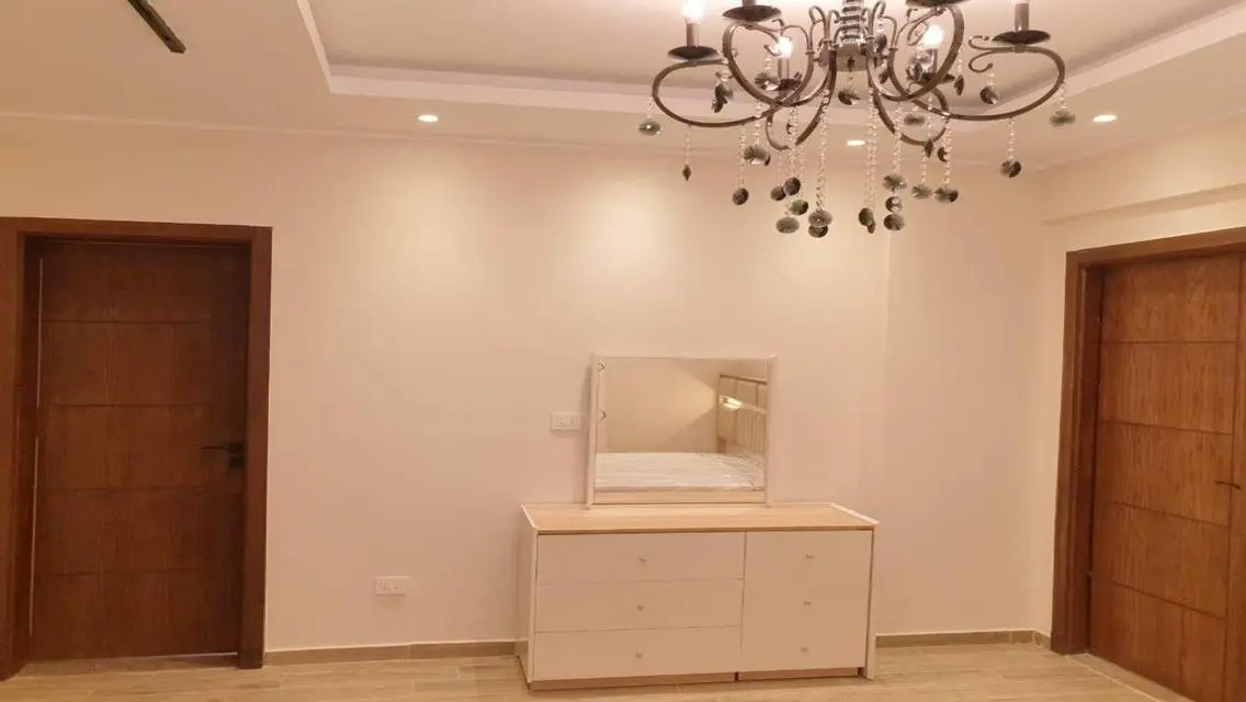 Stylish Apartment for Sale Overlooking Lakes
