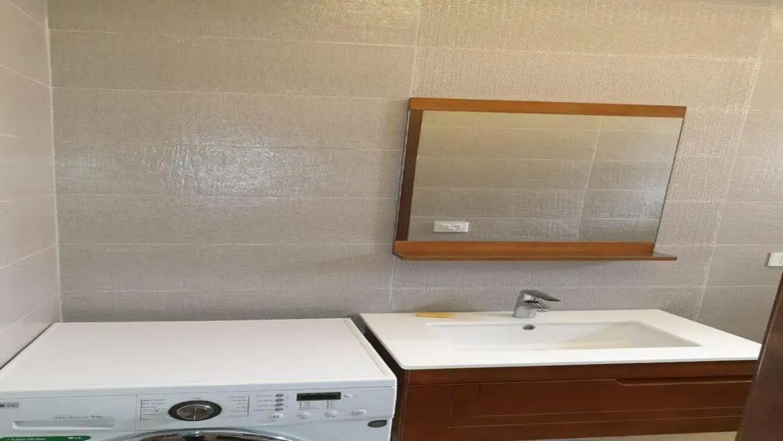 Stylish Apartment for Sale Overlooking Lakes