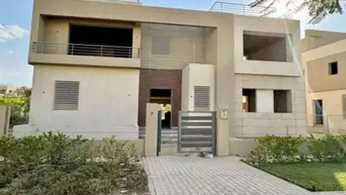 Luxury Villa for Sale with Private Garden and Pool