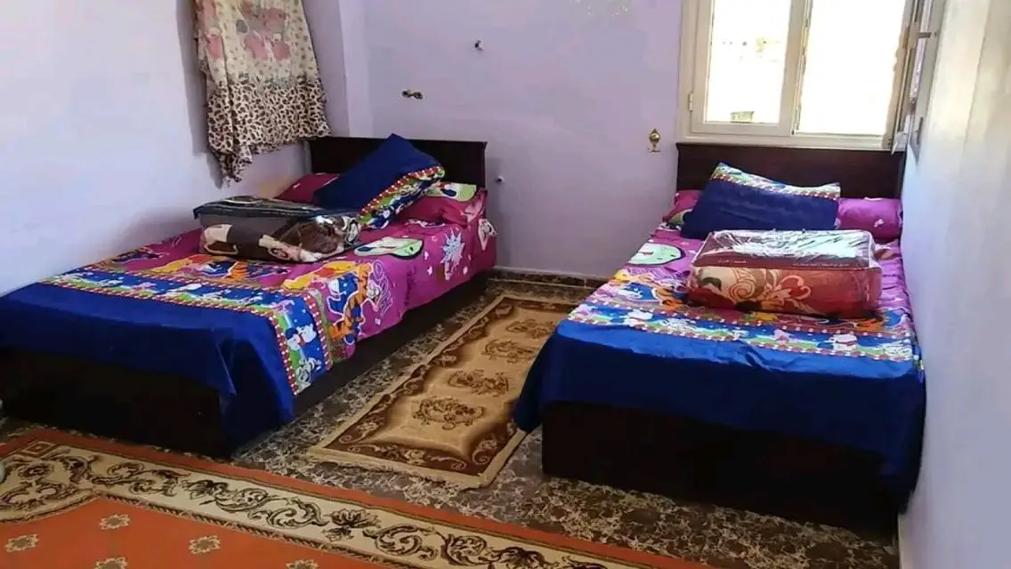 شقة رائعة مطلة على معلم رئيسي